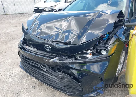 2025 Toyota Camry Le z USA, uszkodzony, nr VIN 4T1DAACK6SU103917